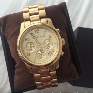 MK5055 Runway Watch in Gold